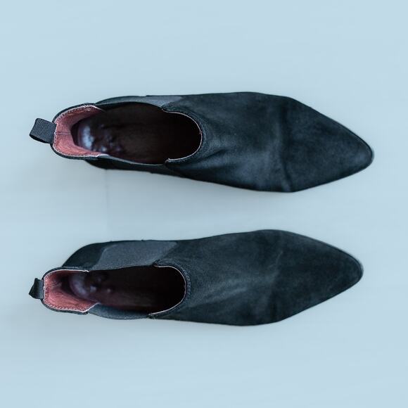 FRAU Women’s Suede Chelsea Boots Black Slip-On Classic Ankle Boots US 8 - Picture 3 of 9